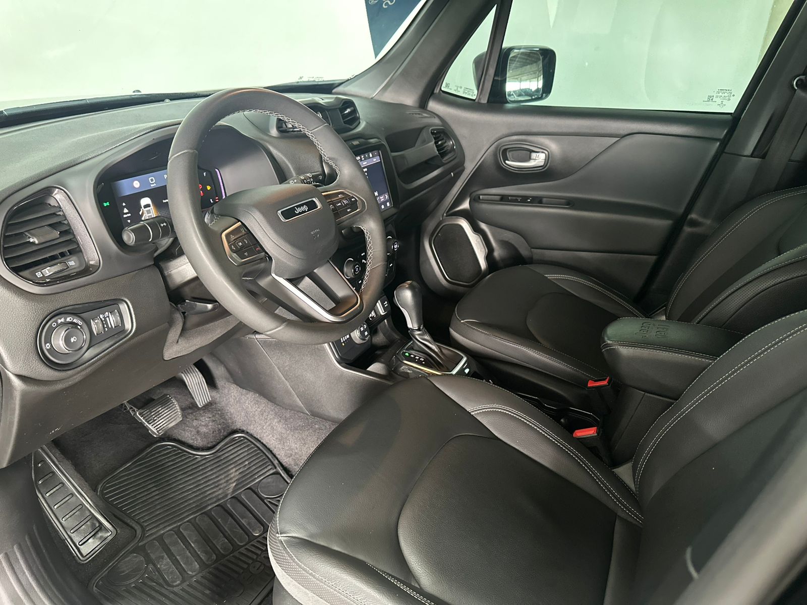 Renegade Trailhawk T270 1.3 TB Flex Aut.