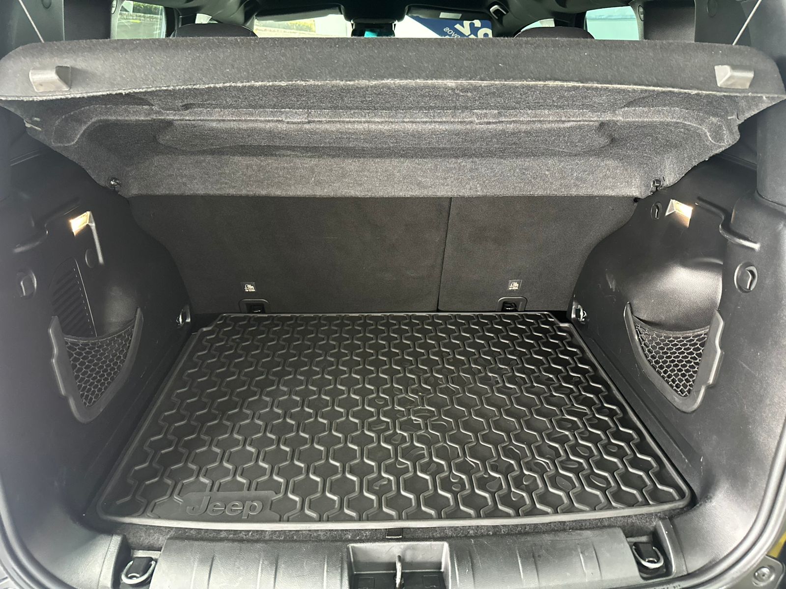 Renegade Trailhawk T270 1.3 TB Flex Aut.