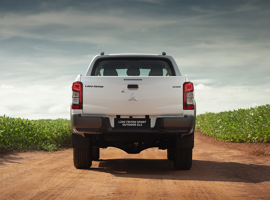 PARA-CHOQUE E TAMPA TRASEIRA