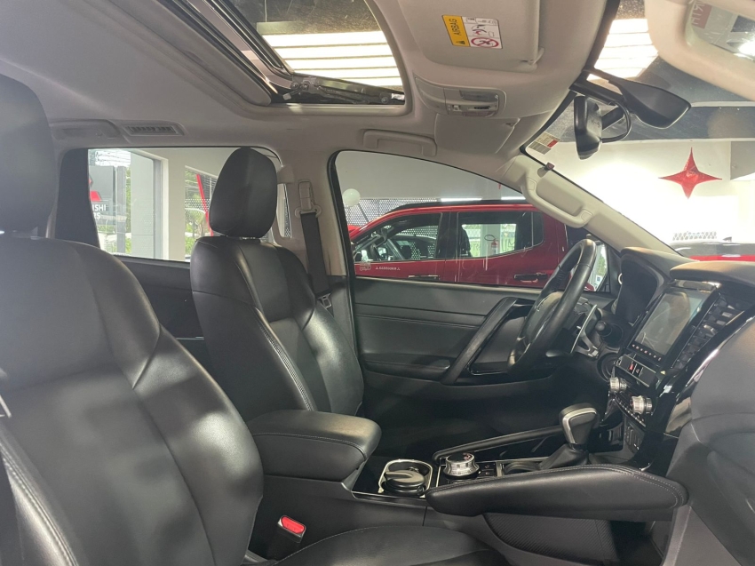 Mitsubishi-PAJERO SPORT-2.4 16V MIVEC TURBO DIESEL LEGEND AWD AUTOMÁTICO