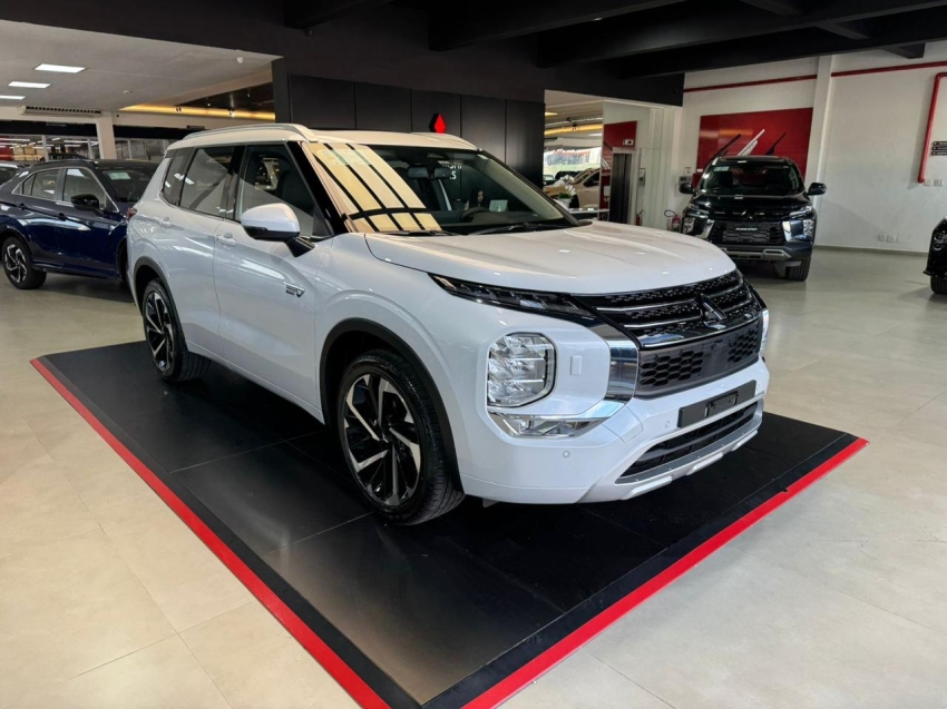Mitsubishi-OUTLANDER-2.4 PHEV HPE-S S-AWC DHT