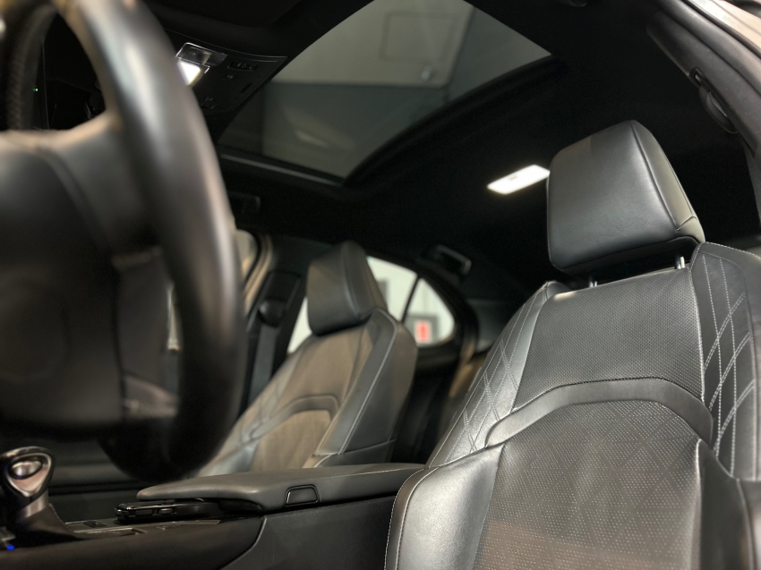 Lexus-UX 250h-2.0 VVT-I HYBRID LUXURY CVT