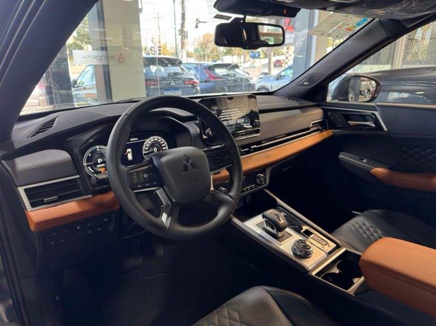 Mitsubishi-OUTLANDER-2.4 PHEV SIGNATURE S-AWC DHT