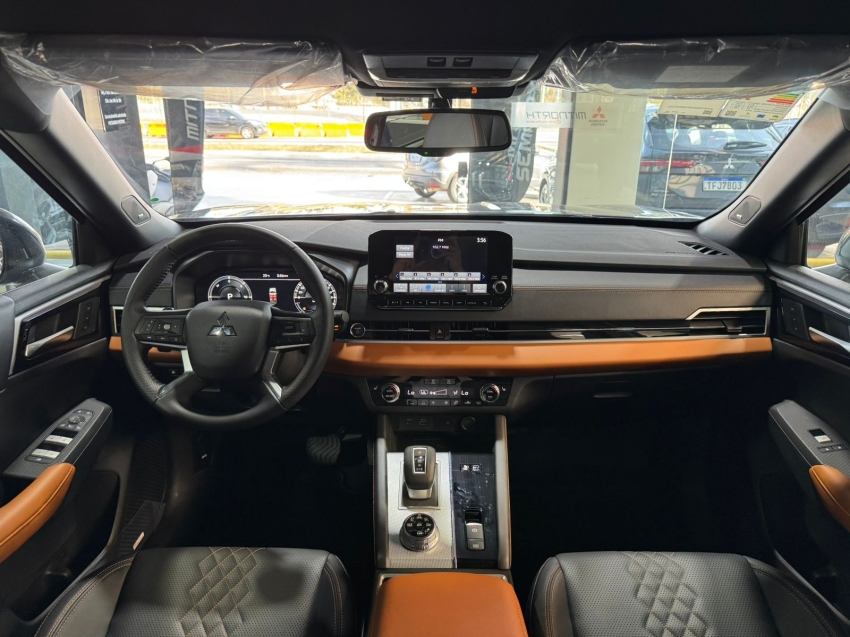 Mitsubishi-OUTLANDER-2.4 PHEV SIGNATURE S-AWC DHT