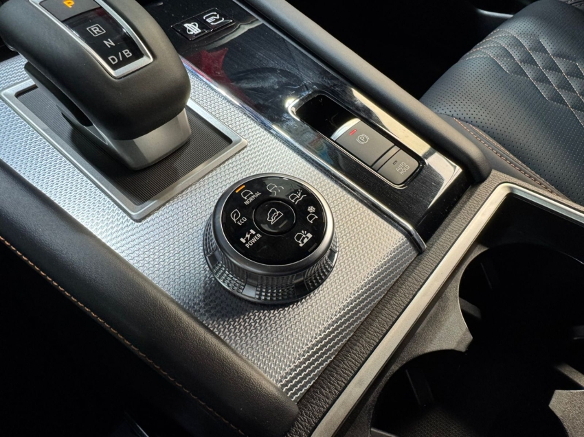 Mitsubishi-OUTLANDER-2.4 PHEV SIGNATURE S-AWC DHT