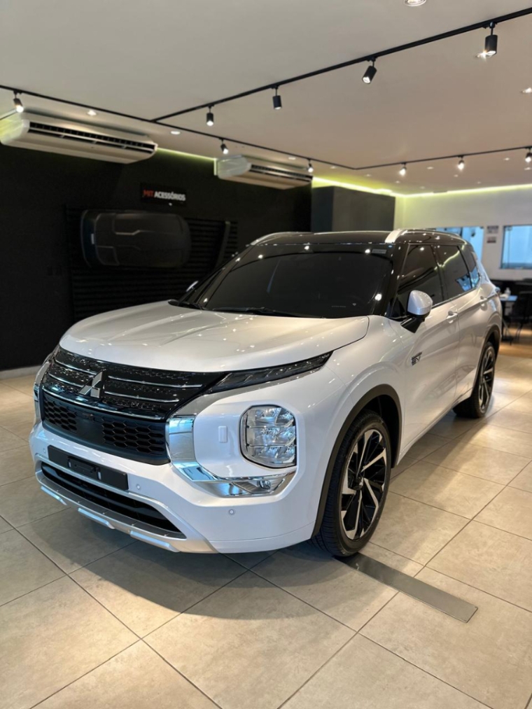 Mitsubishi-OUTLANDER-2.4 PHEV SIGNATURE S-AWC DHT