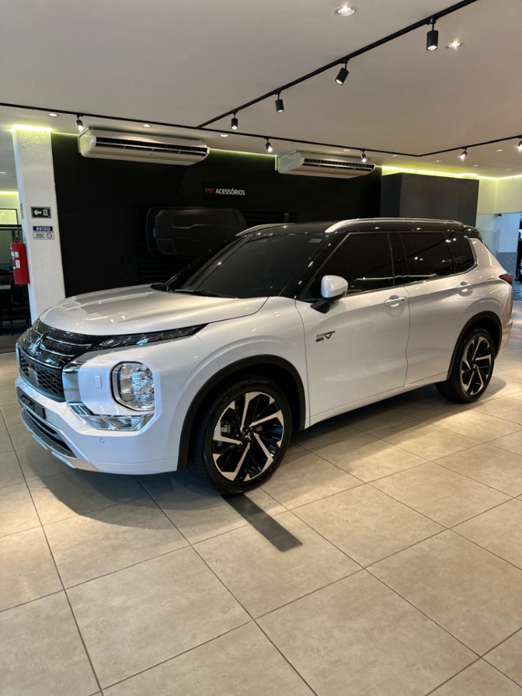Mitsubishi-OUTLANDER-2.4 PHEV SIGNATURE S-AWC DHT