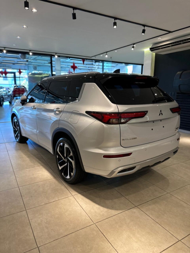 Mitsubishi-OUTLANDER-2.4 PHEV SIGNATURE S-AWC DHT