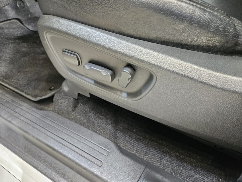 Mitsubishi-PAJERO SPORT-2.4 16V MIVEC TURBO DIESEL LEGEND AWD AUTOMÁTICO