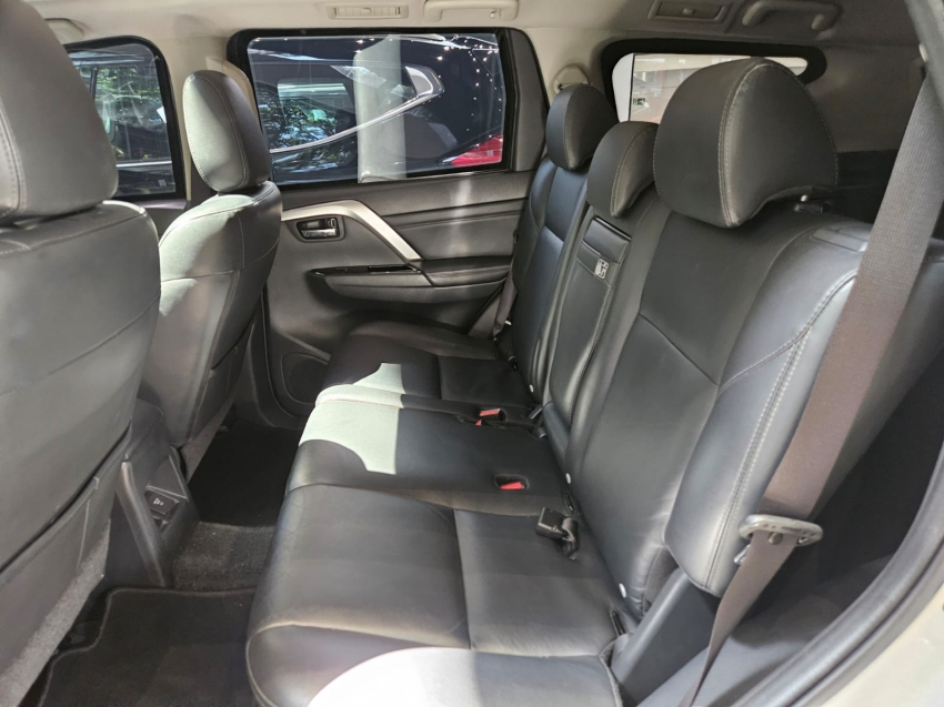 Mitsubishi-PAJERO SPORT-2.4 16V MIVEC TURBO DIESEL LEGEND AWD AUTOMÁTICO