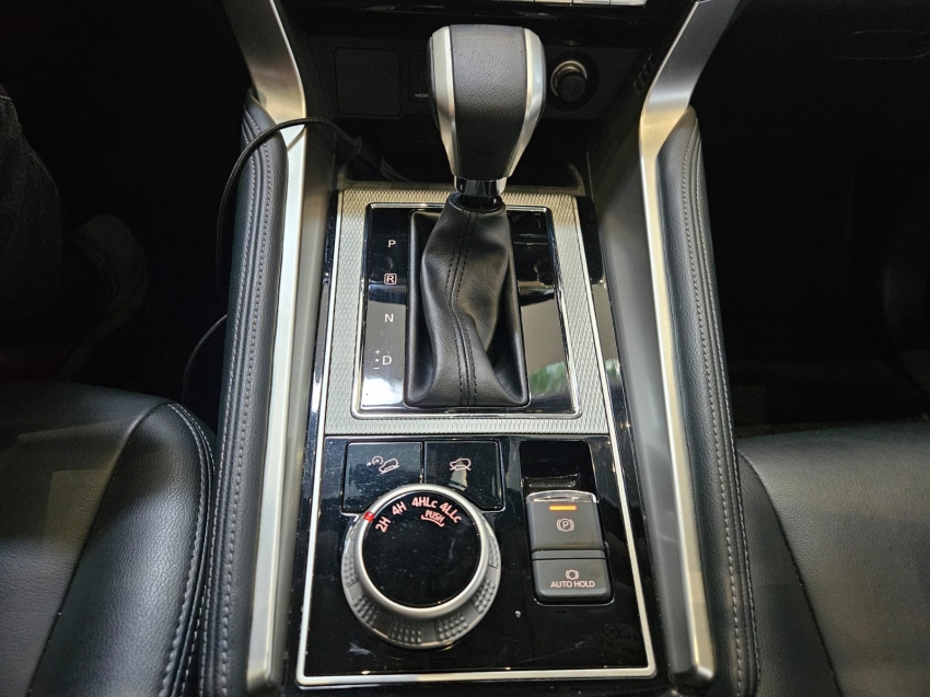 Mitsubishi-PAJERO SPORT-2.4 16V MIVEC TURBO DIESEL LEGEND AWD AUTOMÁTICO