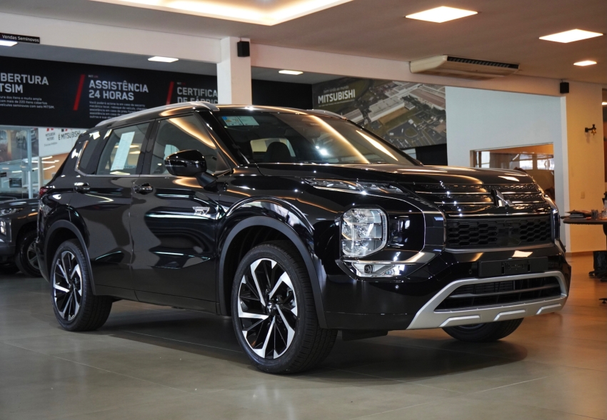 Mitsubishi-OUTLANDER-2.4 PHEV HPE-S S-AWC DHT