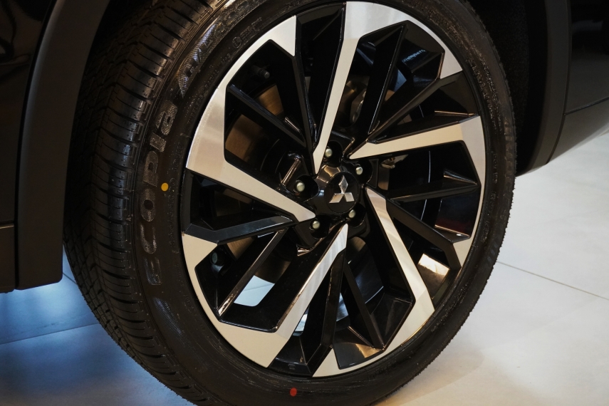 Mitsubishi-OUTLANDER-2.4 PHEV HPE-S S-AWC DHT