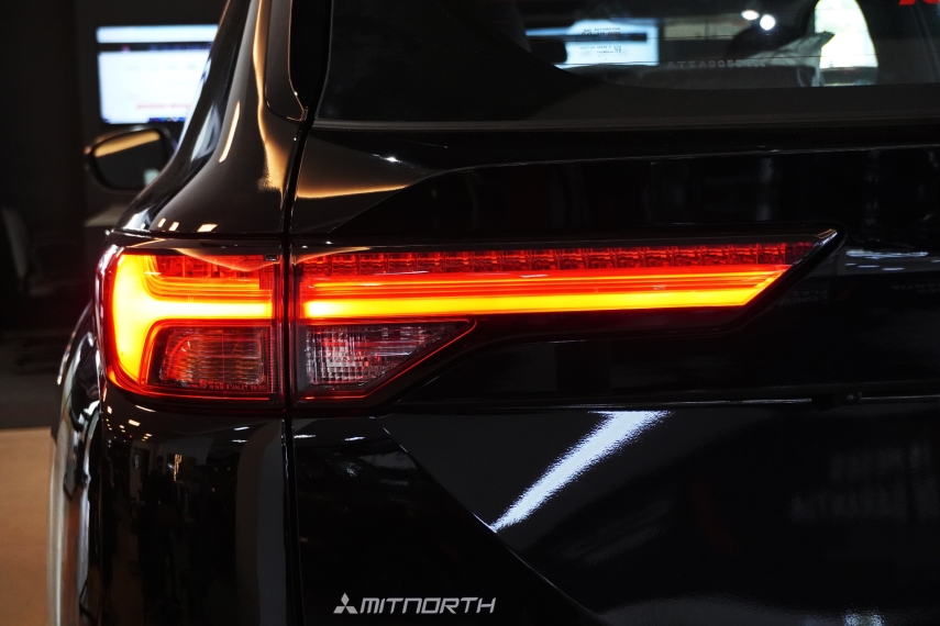 Mitsubishi-OUTLANDER-2.4 PHEV HPE-S S-AWC DHT