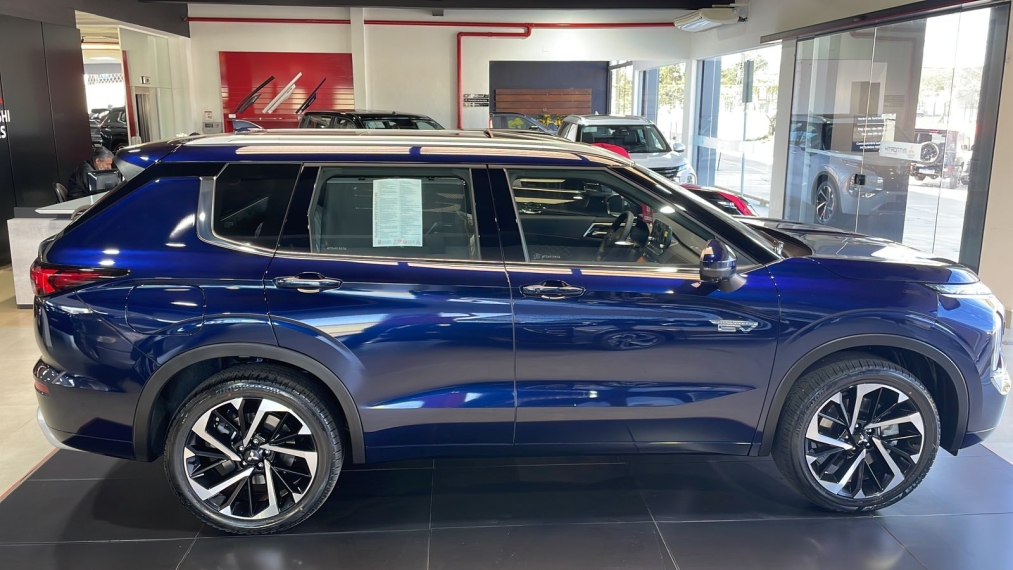 Mitsubishi-OUTLANDER-2.4 PHEV SIGNATURE S-AWC DHT