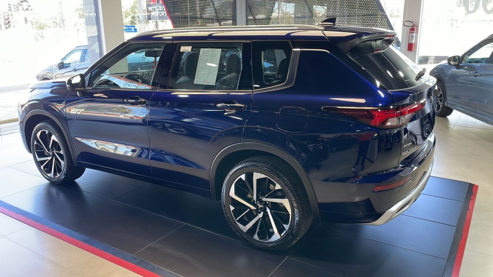 Mitsubishi-OUTLANDER-2.4 PHEV SIGNATURE S-AWC DHT