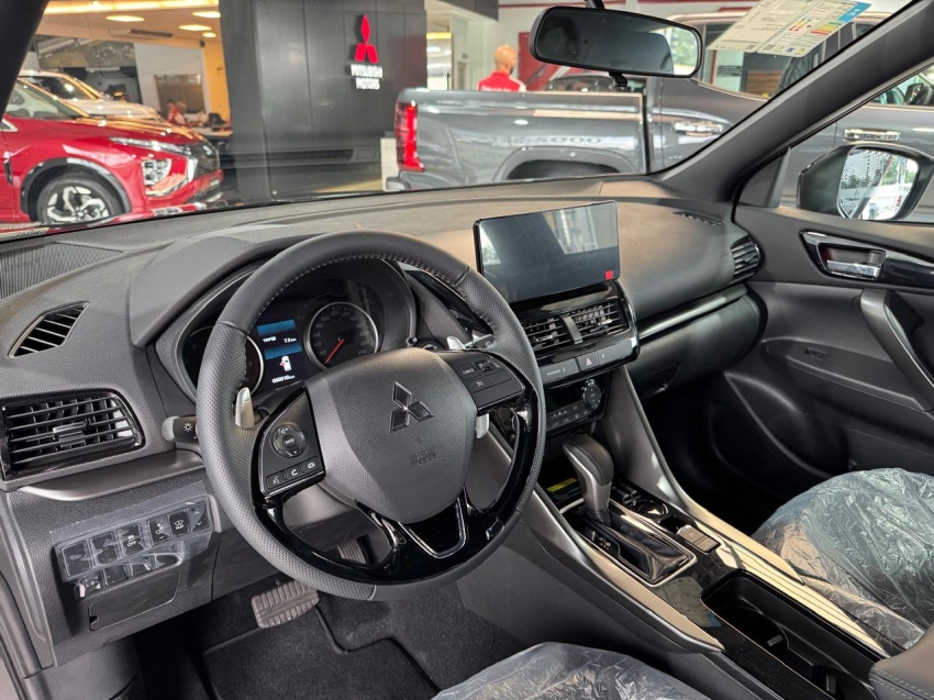 Mitsubishi-ECLIPSE CROSS-1.5 MIVEC TURBO GASOLINA HPE BLACK CVT