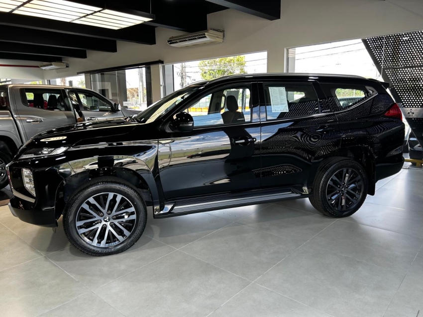 Mitsubishi-PAJERO SPORT-2.4 16V MIVEC TURBO DIESEL LEGEND AWD AUTOMÁTICO