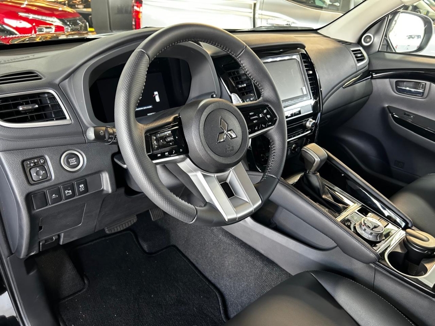 Mitsubishi-PAJERO SPORT-2.4 16V MIVEC TURBO DIESEL LEGEND AWD AUTOMÁTICO