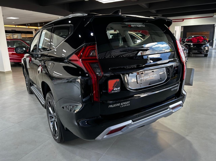 Mitsubishi-PAJERO SPORT-2.4 16V MIVEC TURBO DIESEL LEGEND AWD AUTOMÁTICO