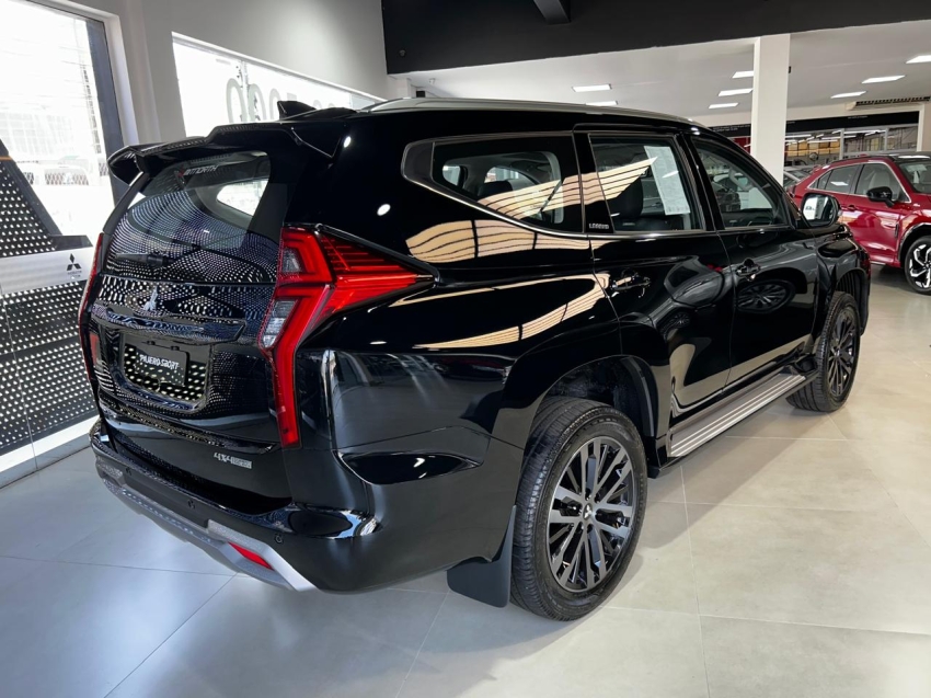 Mitsubishi-PAJERO SPORT-2.4 16V MIVEC TURBO DIESEL LEGEND AWD AUTOMÁTICO