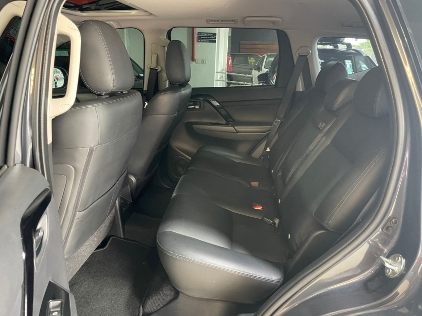 Mitsubishi-PAJERO SPORT-2.4 16V MIVEC TURBO DIESEL LEGEND AWD AUTOMÁTICO