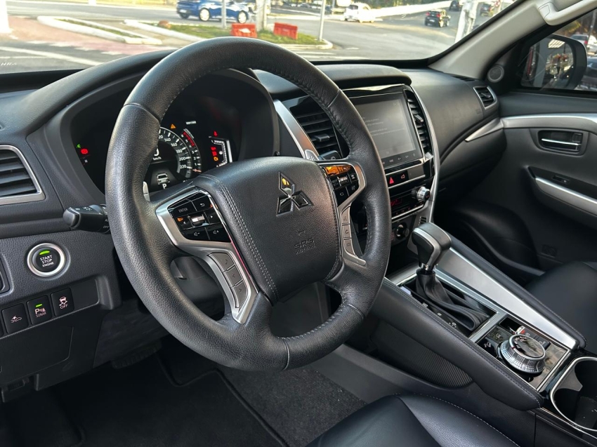 Mitsubishi-PAJERO SPORT-2.4 16V MIVEC TURBO DIESEL HPE-S AWD AUTOMÁTICO