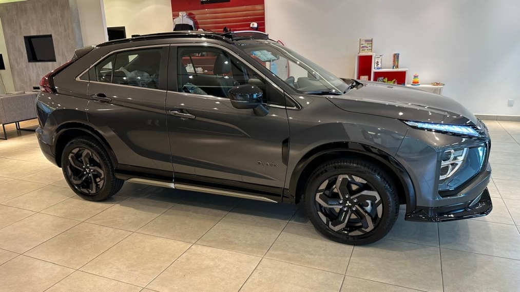 Mitsubishi-ECLIPSE CROSS-1.5 MIVEC TURBO GASOLINA HPE-S BLACK S-AWC CVT