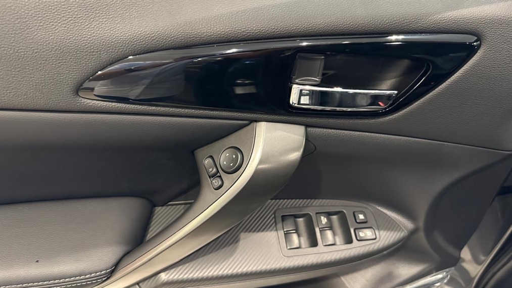 Mitsubishi-ECLIPSE CROSS-1.5 MIVEC TURBO GASOLINA HPE-S BLACK S-AWC CVT