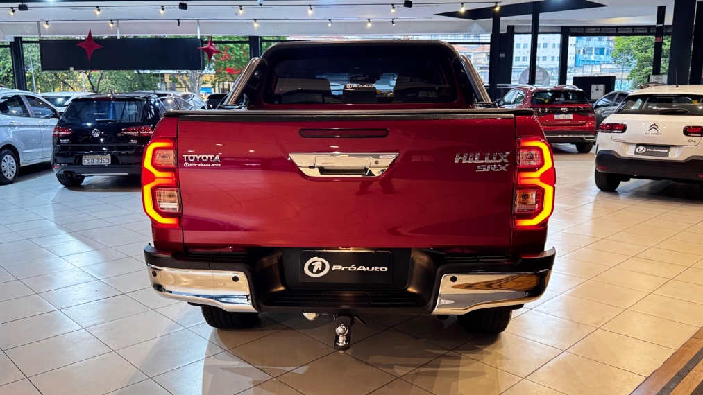 Toyota-HILUX-2.8 D-4D TURBO DIESEL CD SRX 4X4 AUTOMÁTICO