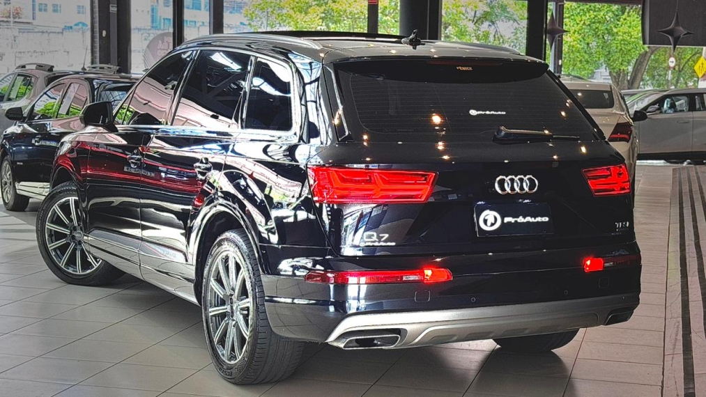 Audi-Q7-3.0 TFSI AMBITION V6 24V GASOLINA 4P TIPTRONIC