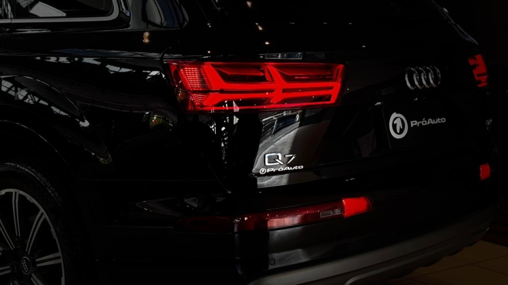 Audi-Q7-3.0 TFSI AMBITION V6 24V GASOLINA 4P TIPTRONIC
