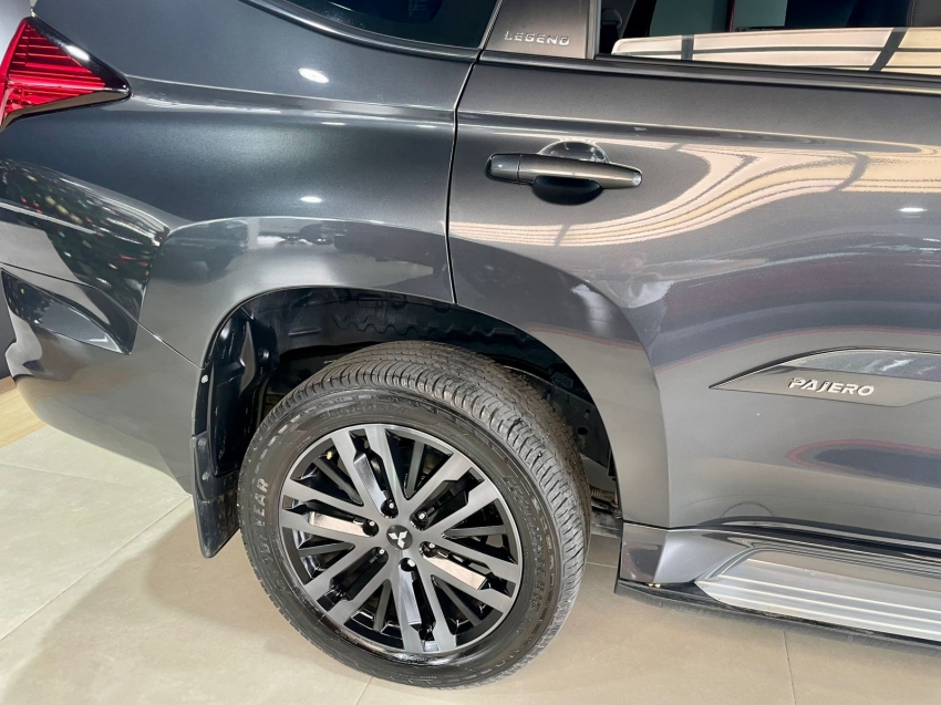 Mitsubishi-PAJERO SPORT-2.4 16V MIVEC TURBO DIESEL LEGEND AWD AUTOMÁTICO