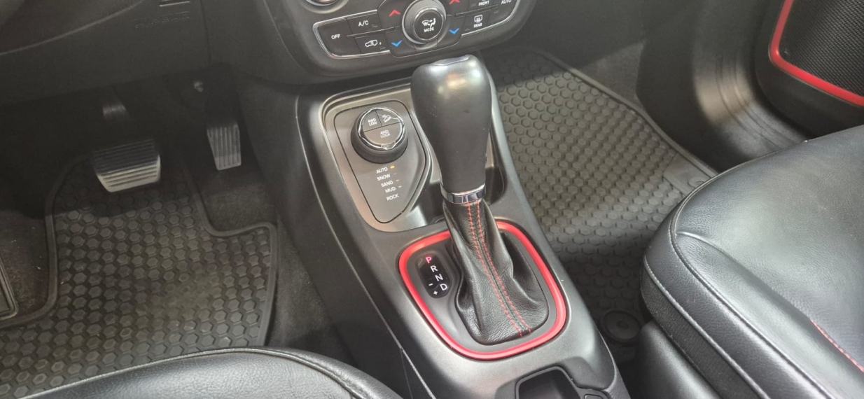 Jeep-COMPASS-2.0 16V DIESEL TRAILHAWK 4X4 AUTOMÁTICO