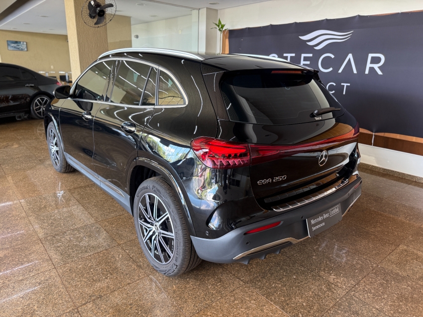 Mercedes-Benz-EQA 250-66,5 KW ELÉTRICO