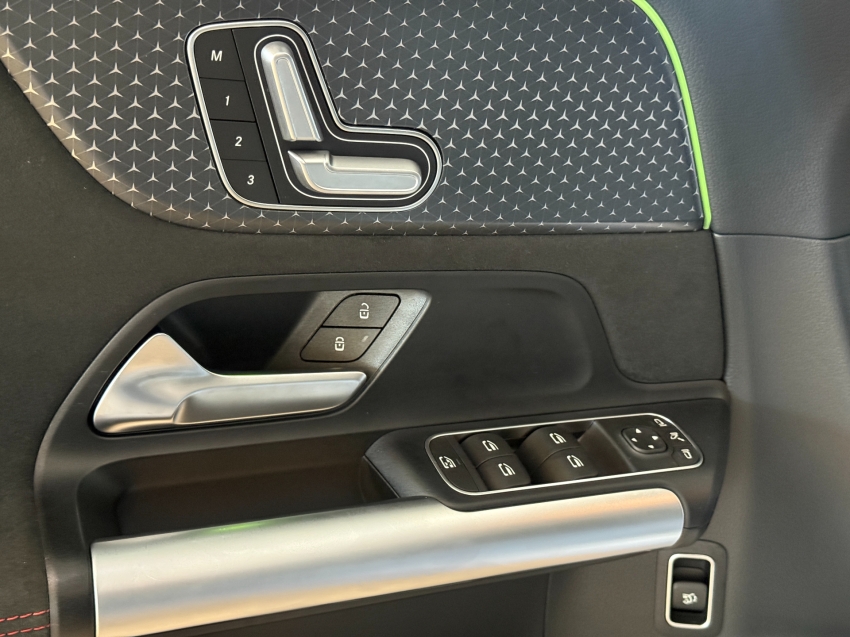 Mercedes-Benz-EQA 250-66,5 KW ELÉTRICO