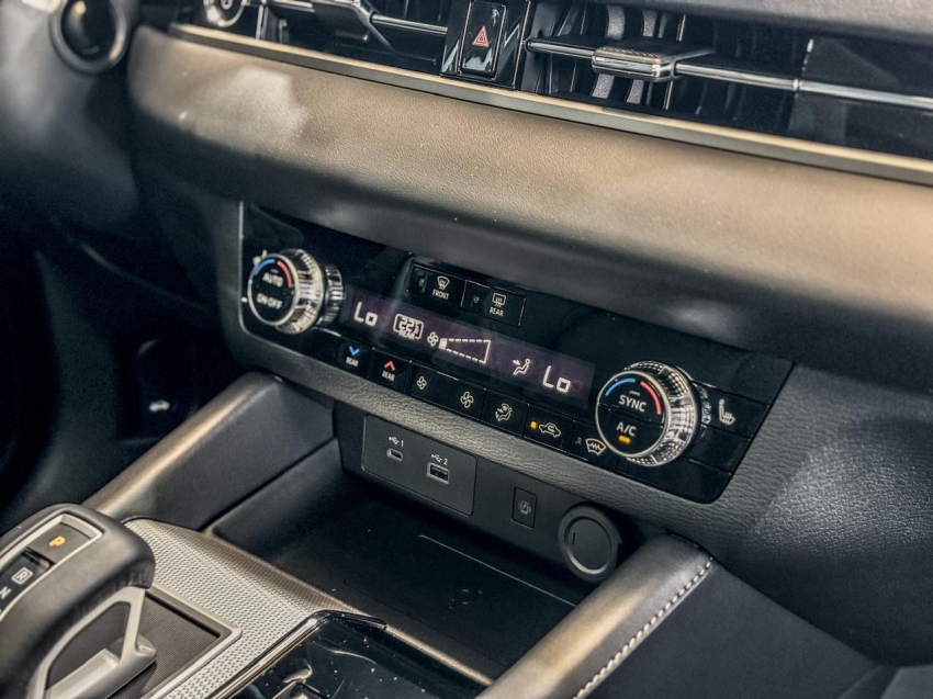 Mitsubishi-OUTLANDER-2.4 PHEV HPE-S S-AWC DHT