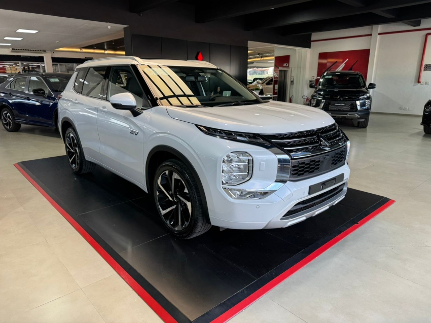 Mitsubishi-OUTLANDER-2.4 PHEV HPE-S S-AWC DHT