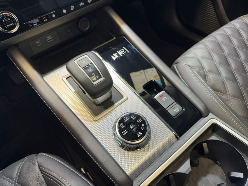 Mitsubishi-OUTLANDER-2.4 PHEV HPE-S S-AWC DHT