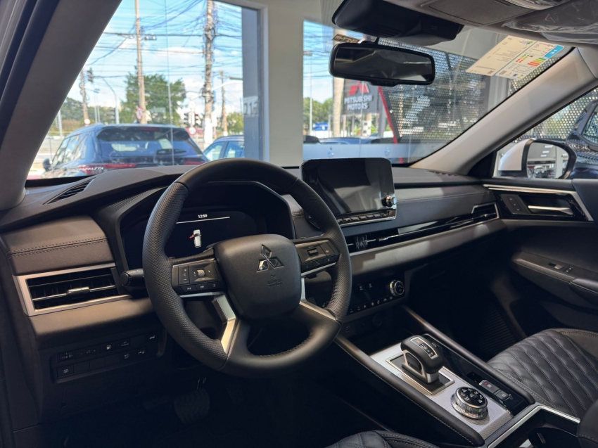 Mitsubishi-OUTLANDER-2.4 PHEV HPE-S S-AWC DHT