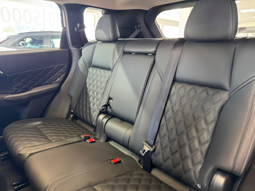 Mitsubishi-OUTLANDER-2.4 PHEV HPE-S S-AWC DHT