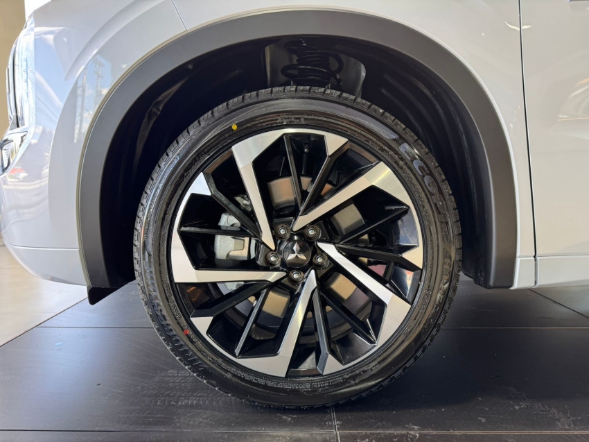 Mitsubishi-OUTLANDER-2.4 PHEV HPE-S S-AWC DHT