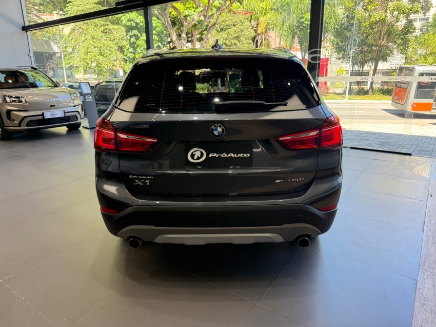 BMW-X1-2.0 16V TURBO ACTIVEFLEX SDRIVE20I 4P AUTOMÁTICO