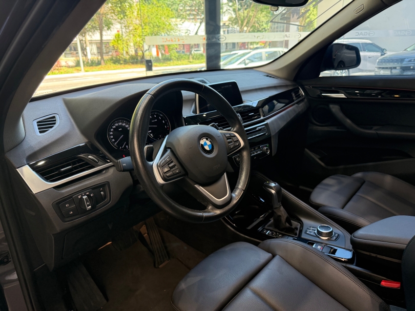 BMW-X1-2.0 16V TURBO ACTIVEFLEX SDRIVE20I 4P AUTOMÁTICO