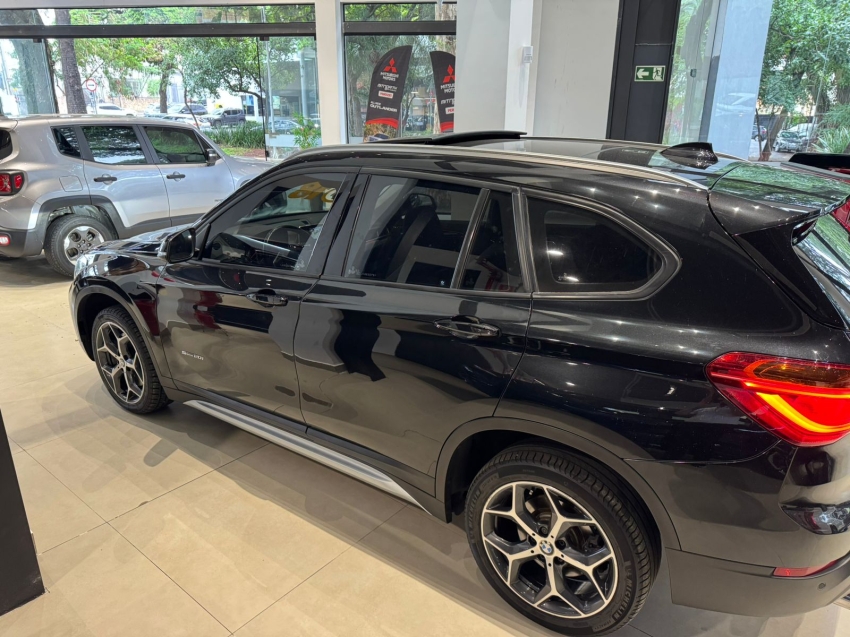 BMW-X1-2.0 16V TURBO ACTIVEFLEX SDRIVE20I X-LINE 4P AUTOMÁTICO