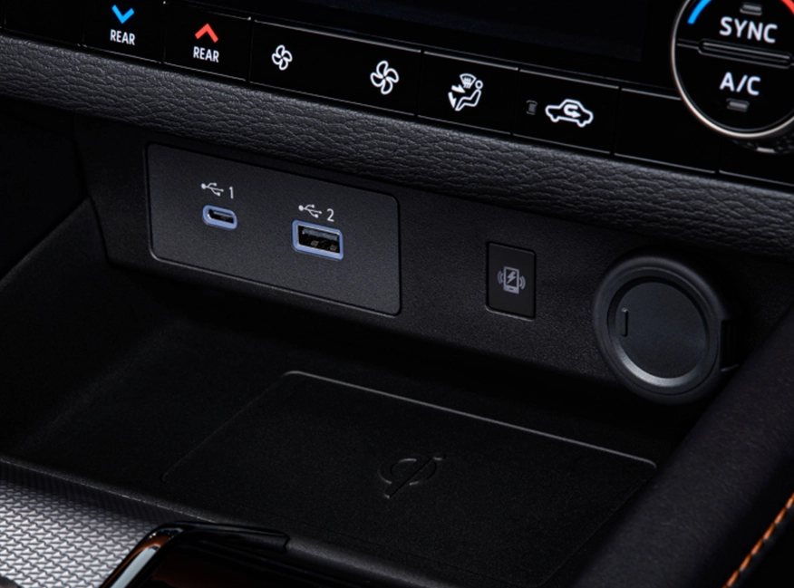 TOMADAS 12V E PORTAS USB