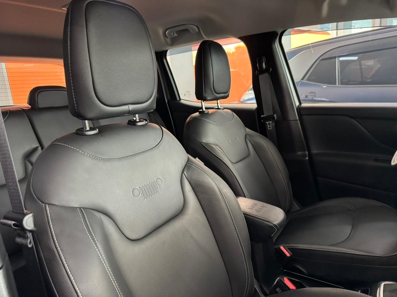 Jeep-RENEGADE-Renegade Long. T270 1.3 TB 4x2 Flex Aut.