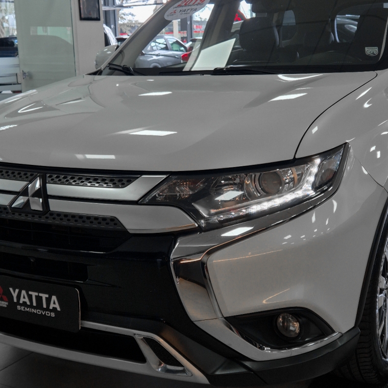 Mitsubishi-OUTLANDER-2.0 MIVEC GASOLINA HPE AUTOMÁTICO