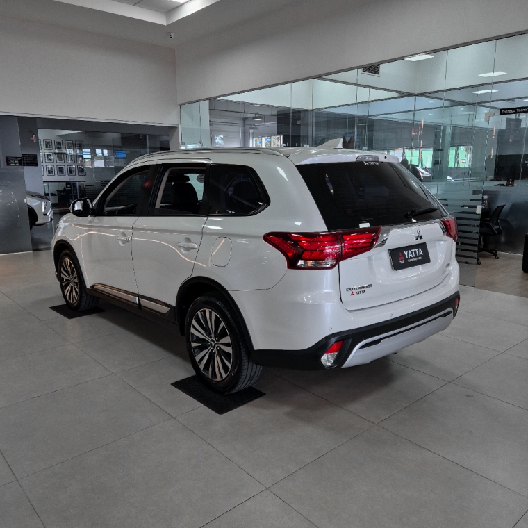 Mitsubishi-OUTLANDER-2.0 MIVEC GASOLINA HPE AUTOMÁTICO