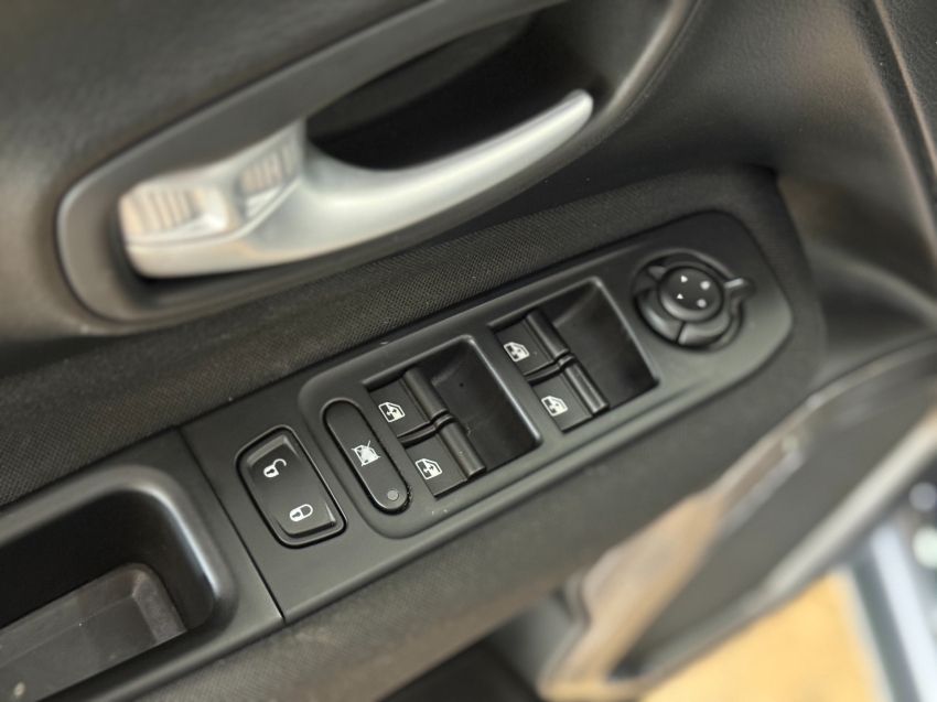 Jeep-RENEGADE-1.3 T270 TURBO FLEX AT6